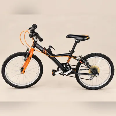 Bici nera e arancio