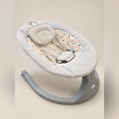 Sdraietta grigia con base curva